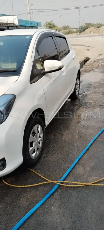 Toyota Vitz 2011 for Sale in Peshawar Toyota Vitz 2011 for Sale in Peshawar Image-3