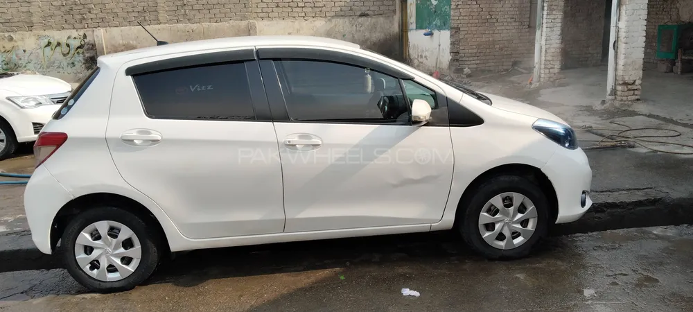 Toyota Vitz 2011 for Sale in Peshawar Toyota Vitz 2011 for Sale in Peshawar Image-4