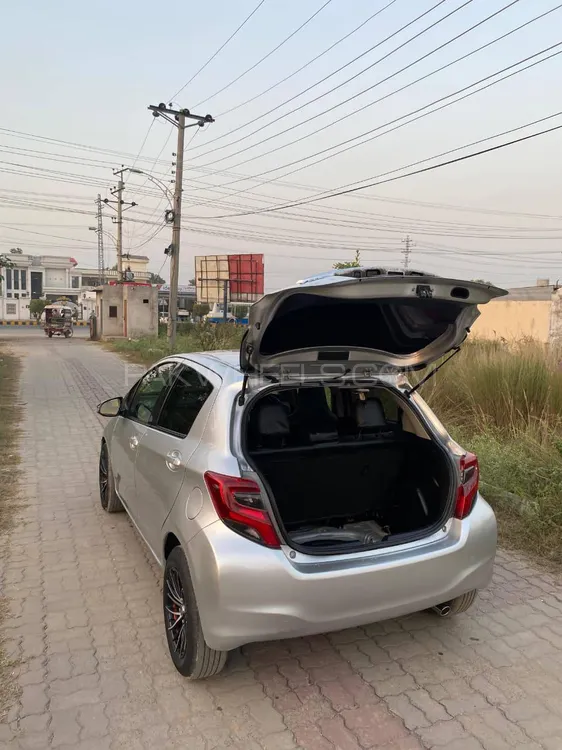 Toyota Vitz 2015 for Sale in Sialkot Toyota Vitz 2015 for Sale in Sialkot Image-9