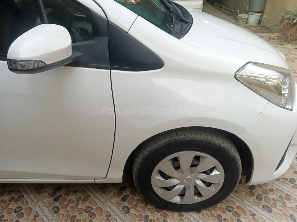 Toyota Vitz 2017 for Sale in Lahore Toyota Vitz 2017 for Sale in Lahore Image-4