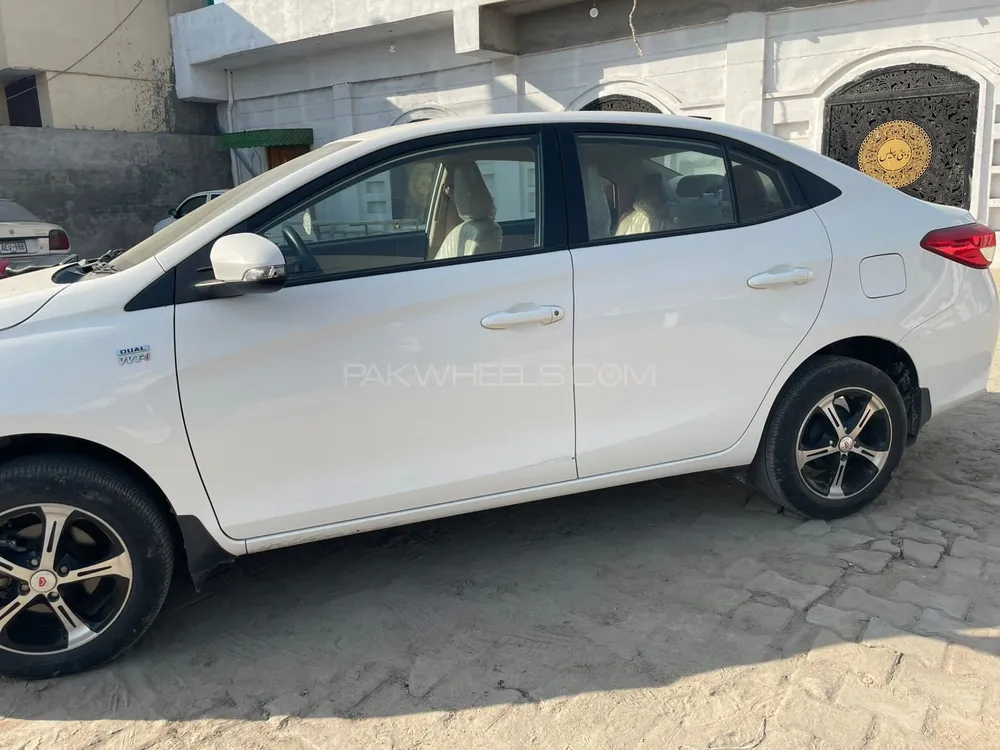 ٹویوٹا یارس سیڈان 2022 for Sale in منڈی بہاؤ الدین ٹویوٹا یارس سیڈان 2022 for Sale in منڈی بہاؤ الدین Image-4