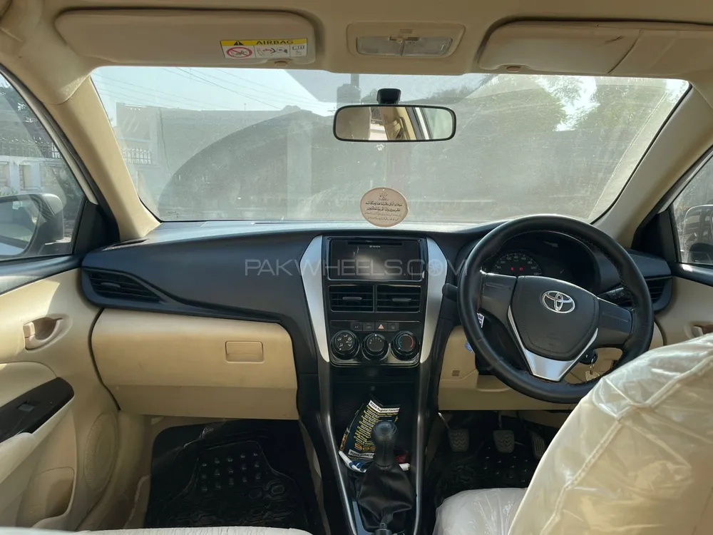 ٹویوٹا یارس سیڈان 2022 for Sale in منڈی بہاؤ الدین ٹویوٹا یارس سیڈان 2022 for Sale in منڈی بہاؤ الدین Image-9