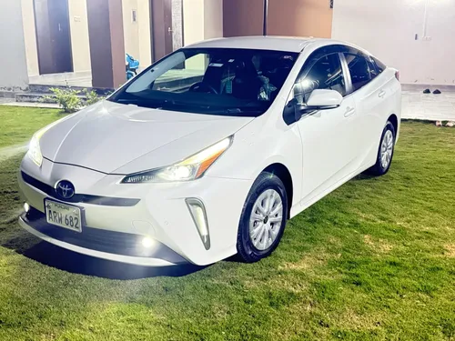 Toyota Prius S Touring Selection 2021