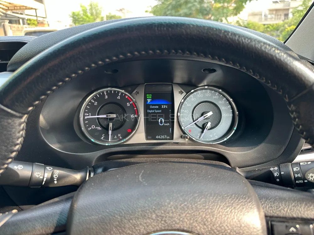 Toyota Hilux 2021 for Sale in Multan Toyota Hilux 2021 for Sale in Multan Image-9