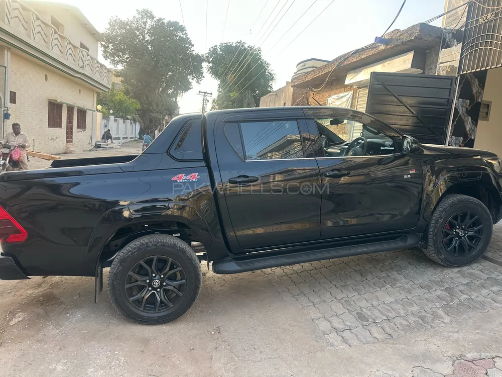 Toyota Hilux 2025 for Sale in Gujranwala Toyota Hilux 2025 for Sale in Gujranwala Image-4