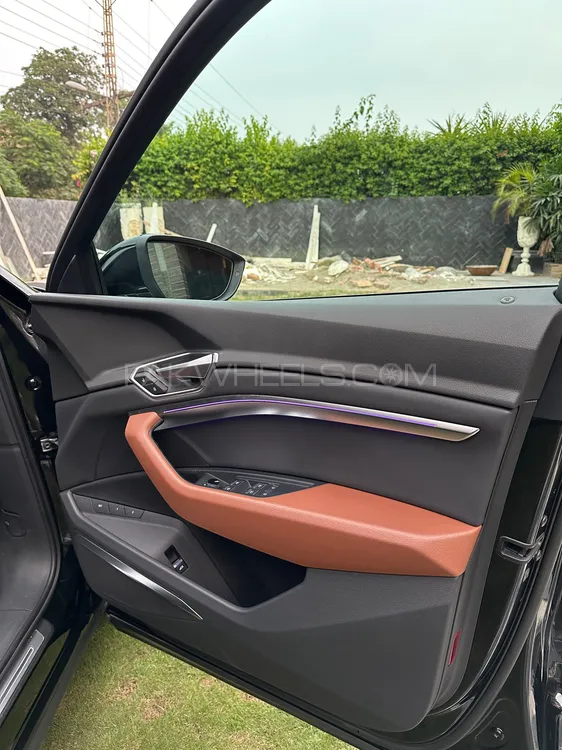 Audi e-tron 2021 for Sale in Lahore Audi e-tron 2021 for Sale in Lahore Image-10