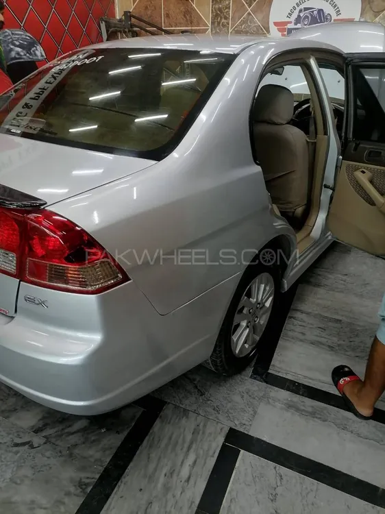 Honda Civic 2004 for Sale in Gujranwala Honda Civic 2004 for Sale in Gujranwala Image-3
