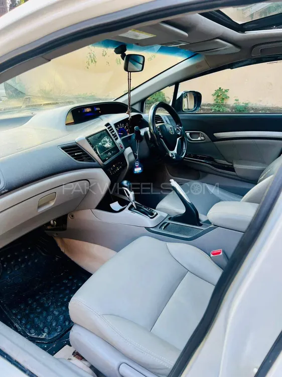 Honda Civic 2014 for Sale in Rawalpindi Honda Civic 2014 for Sale in Rawalpindi Image-9