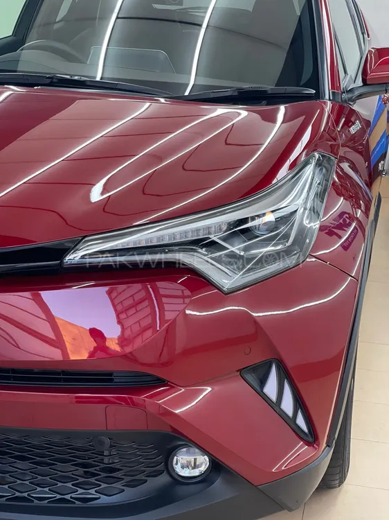 Toyota C-HR 2019 for Sale in Lahore Toyota C-HR 2019 for Sale in Lahore Image-3
