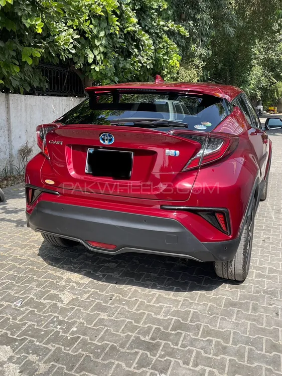 Toyota C-HR 2019 for Sale in Lahore Toyota C-HR 2019 for Sale in Lahore Image-12