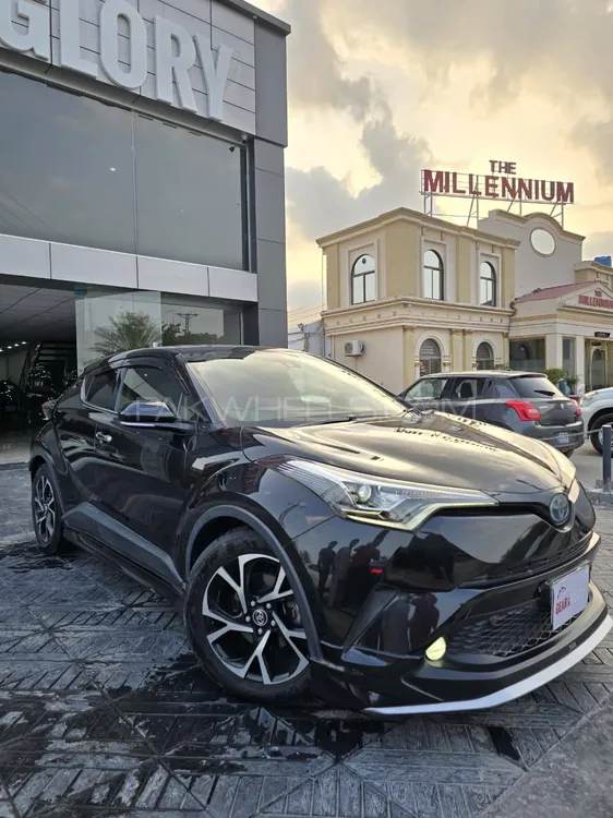 Toyota C-HR 2018 for Sale in Islamabad Image-1