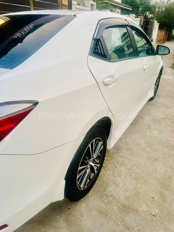 Toyota Corolla 2018 for Sale in Sialkot Toyota Corolla 2018 for Sale in Sialkot Image-2