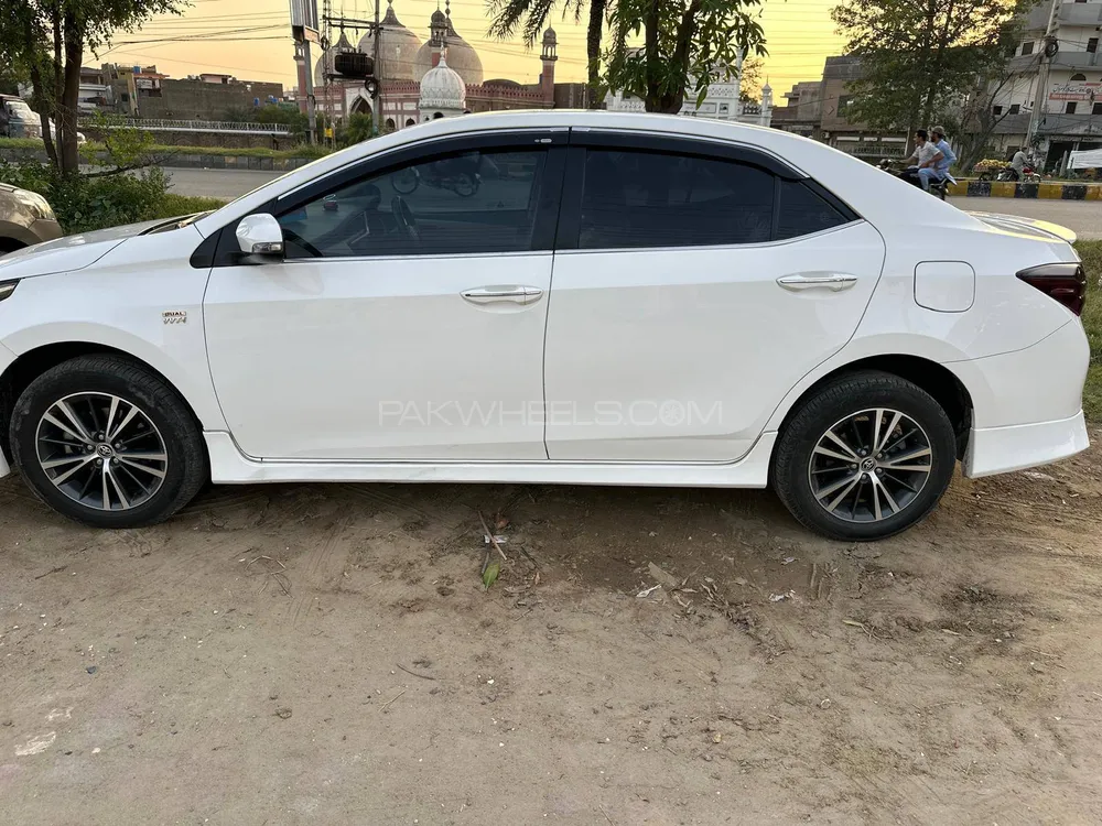 Toyota Corolla 2020 for Sale in Gujrat Toyota Corolla 2020 for Sale in Gujrat Image-3