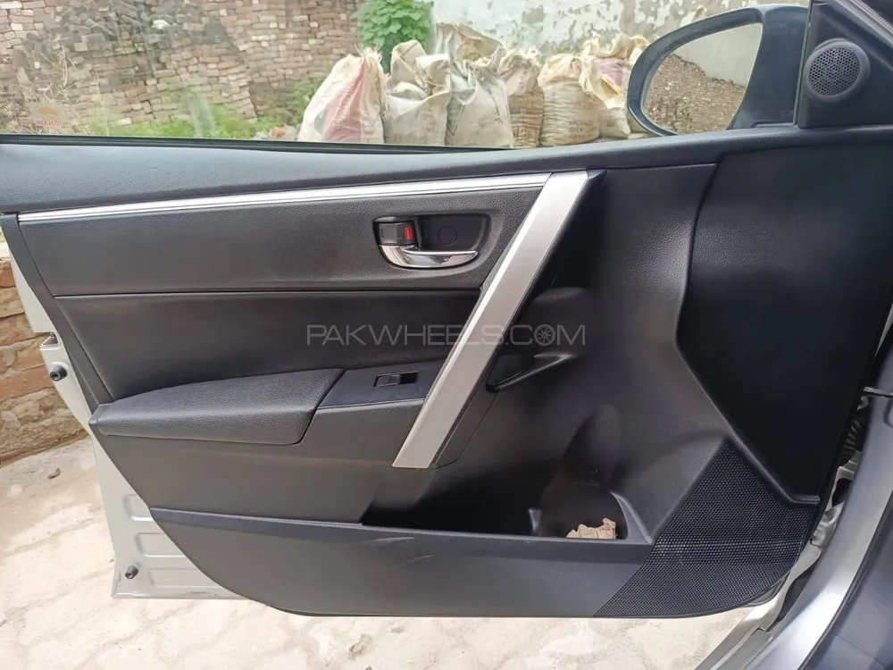 Toyota Corolla 2022 for Sale in Sialkot Toyota Corolla 2022 for Sale in Sialkot Image-11