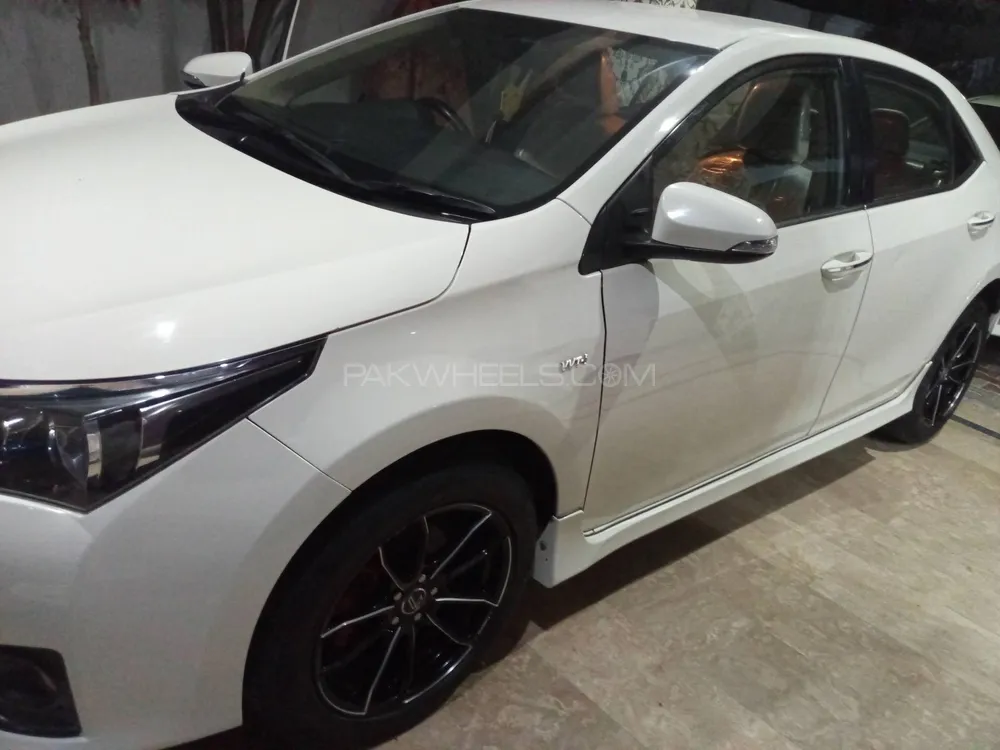 Toyota Corolla 2015 for Sale in Layyah Image-1