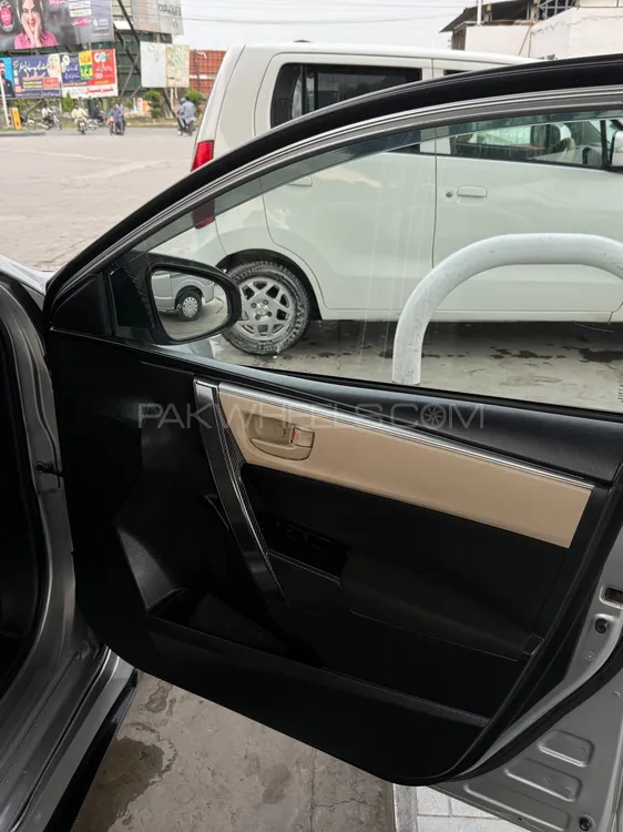 Toyota Corolla 2016 for Sale in Sialkot Toyota Corolla 2016 for Sale in Sialkot Image-13