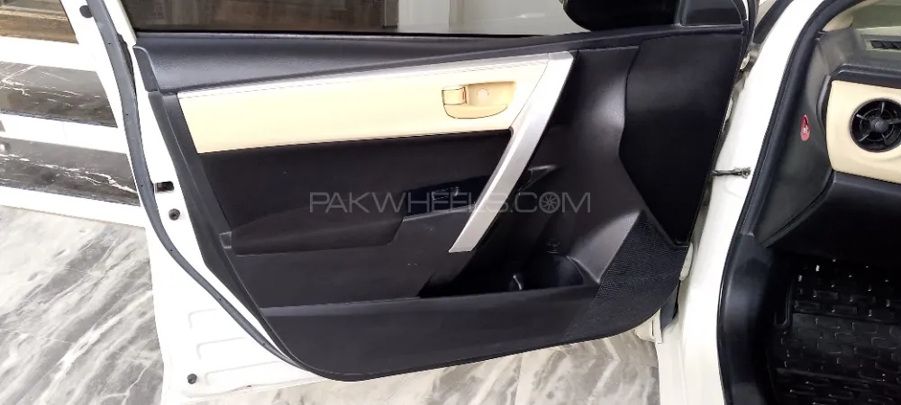 Toyota Corolla 2017 for Sale in Karachi Toyota Corolla 2017 for Sale in Karachi Image-3