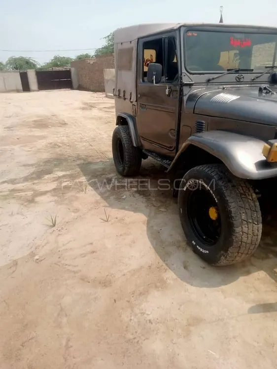 Toyota Fj Cruiser 2012 for Sale in Jhang Image-1
