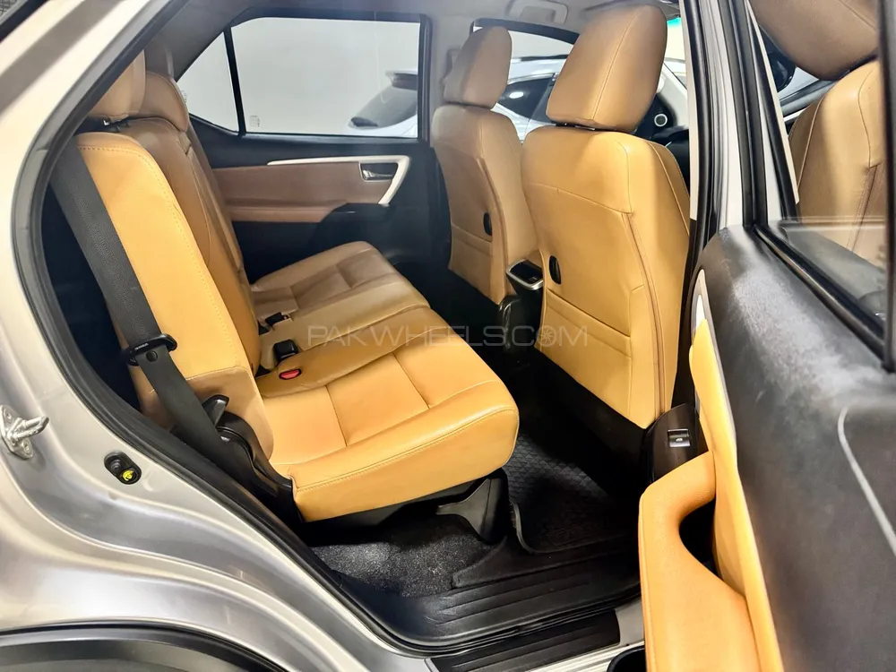 Toyota Fortuner 2018 for Sale in Karachi Toyota Fortuner 2018 for Sale in Karachi Image-12