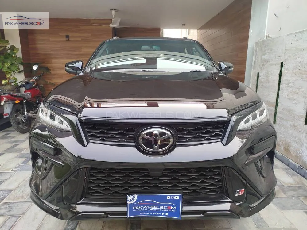 Toyota Fortuner 2025 for Sale in Lahore Image-1