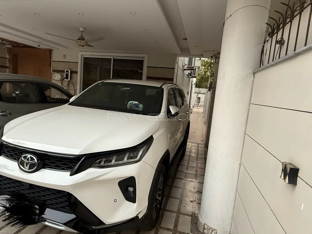 Toyota Fortuner 2022 for Sale in Lahore Toyota Fortuner 2022 for Sale in Lahore Image-4