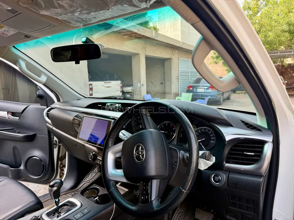 Toyota Hilux 2021 for Sale in Multan Toyota Hilux 2021 for Sale in Multan Image-12