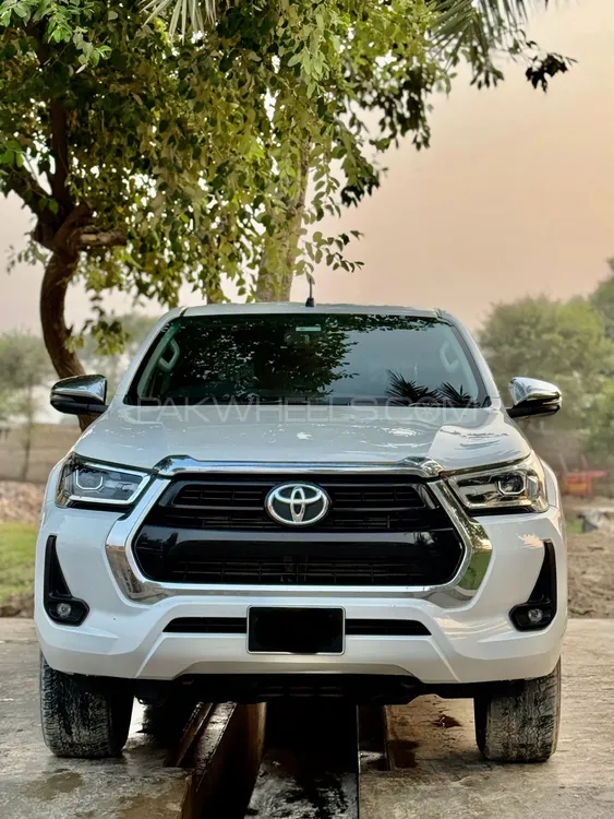 Toyota Hilux 2021 for Sale in Multan Toyota Hilux 2021 for Sale in Multan Image-3