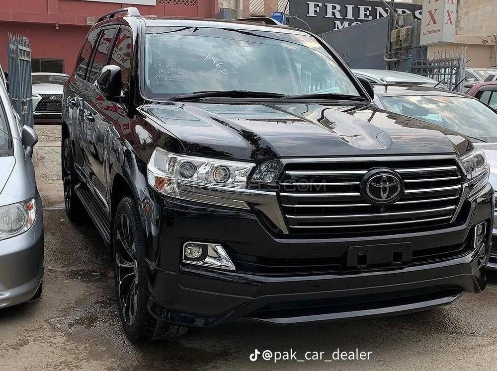 Toyota Land Cruiser 2018 for Sale in Karachi Toyota Land Cruiser 2018 for Sale in Karachi Image-3