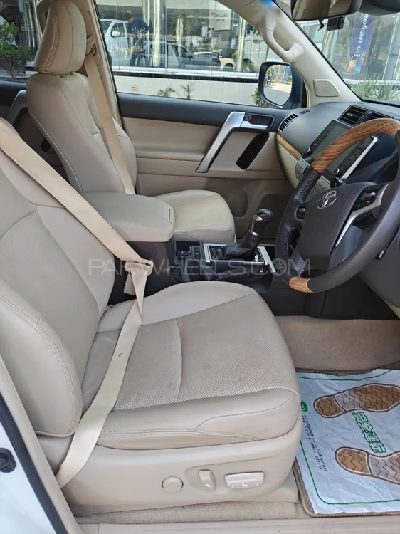 ٹویوٹا پراڈو 2020 for Sale in لاہور ٹویوٹا پراڈو 2020 for Sale in لاہور Image-13