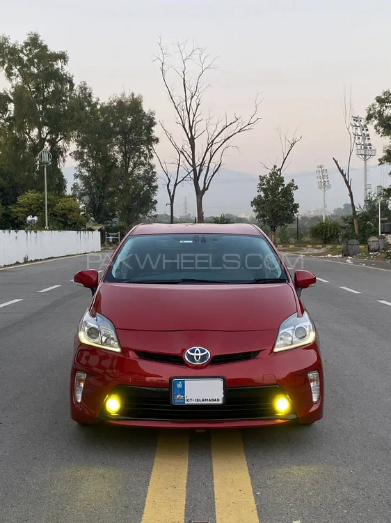Toyota Prius 2013 for Sale in Islamabad Toyota Prius 2013 for Sale in Islamabad Image-2
