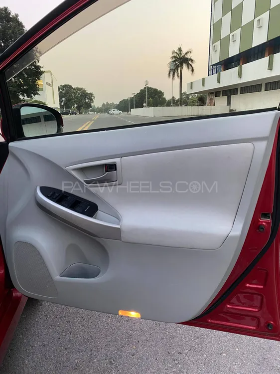 Toyota Prius 2013 for Sale in Islamabad Toyota Prius 2013 for Sale in Islamabad Image-12