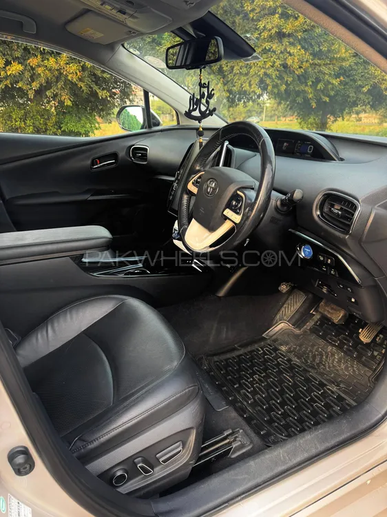 ٹویوٹا پریوس 2017 for Sale in لاہور ٹویوٹا پریوس 2017 for Sale in لاہور Image-6