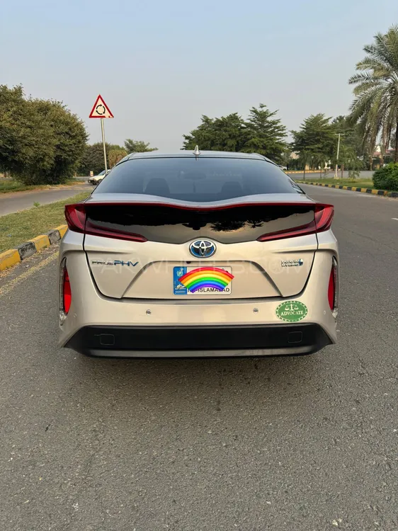 ٹویوٹا پریوس 2017 for Sale in لاہور ٹویوٹا پریوس 2017 for Sale in لاہور Image-12