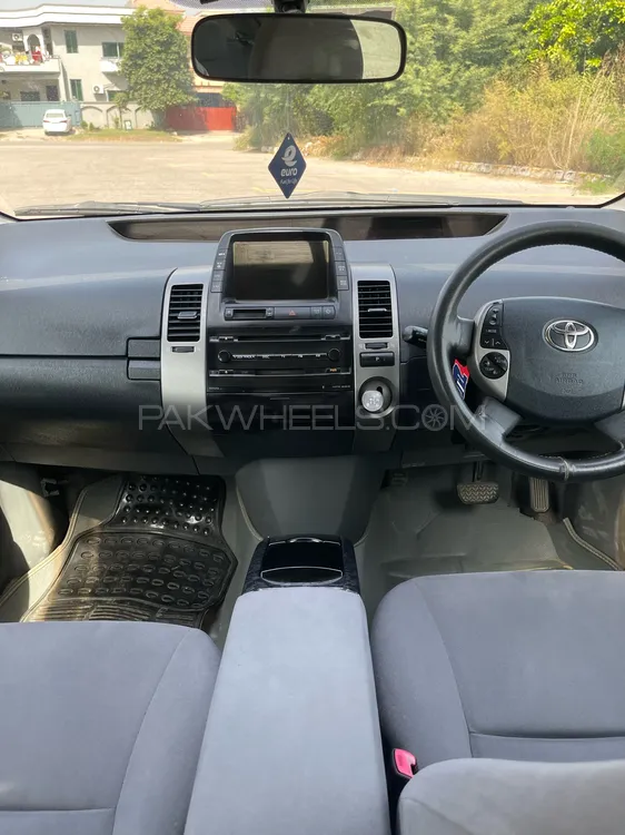 Toyota Prius 2010 for Sale in Islamabad Toyota Prius 2010 for Sale in Islamabad Image-10