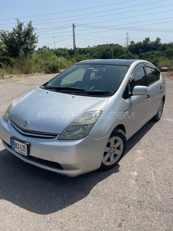 Toyota Prius 2010 for Sale in Islamabad Toyota Prius 2010 for Sale in Islamabad Image-1