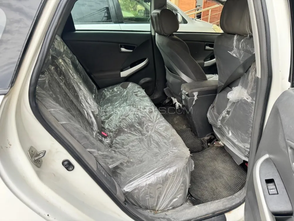 ٹویوٹا پریوس 2011 for Sale in کراچی ٹویوٹا پریوس 2011 for Sale in کراچی Image-8