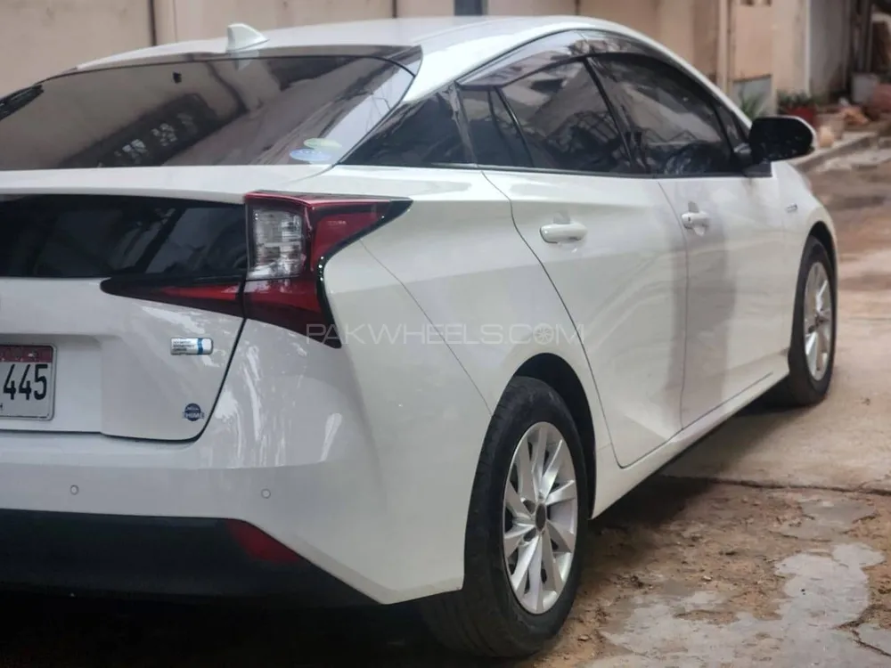 Toyota Prius 2020 for Sale in Karachi Toyota Prius 2020 for Sale in Karachi Image-1