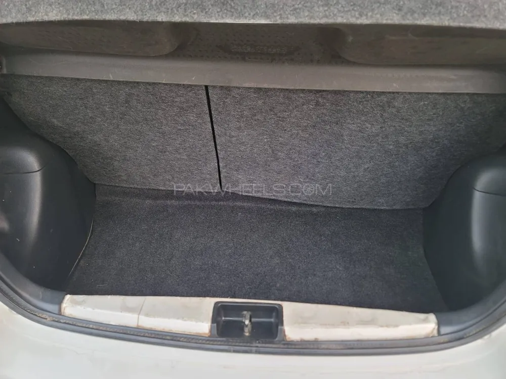 Toyota Vitz 2009 for Sale in Lahore Toyota Vitz 2009 for Sale in Lahore Image-7