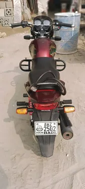 Honda CB 125F 2024