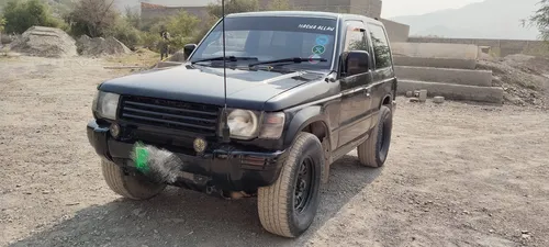 Mitsubishi Pajero 1990
