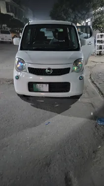 Nissan Moco X Idling Stop 2013