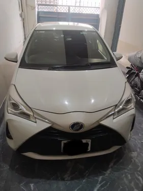 Toyota Vitz Hybrid U 1.5 2018