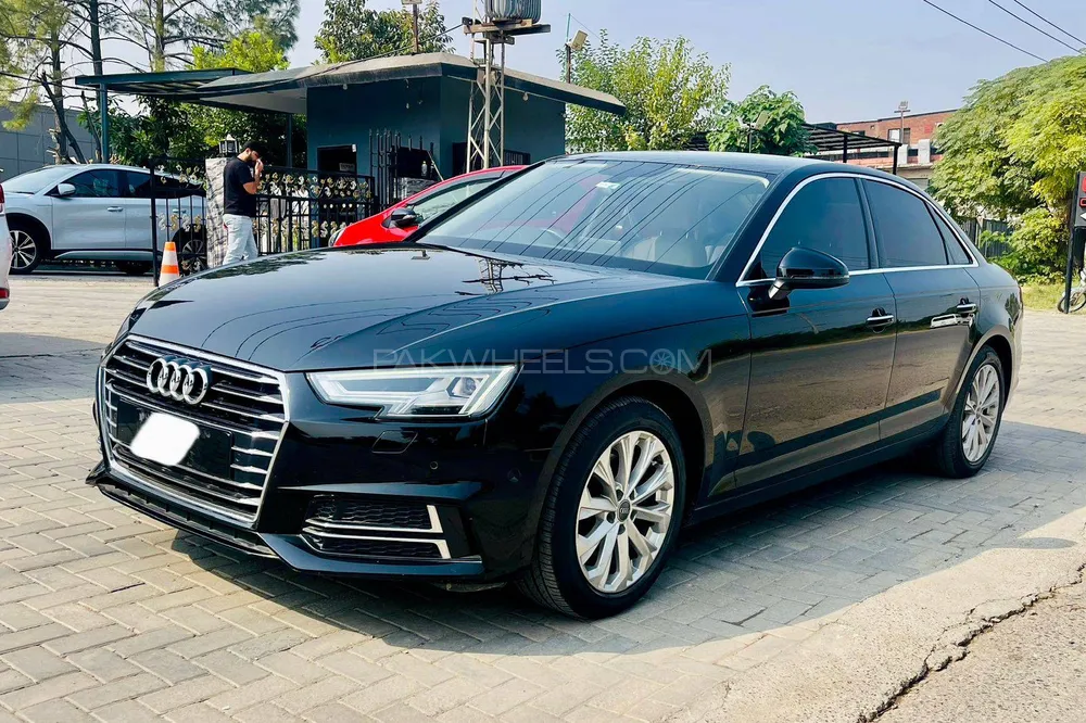Audi A4 2019 for Sale in Islamabad Audi A4 2019 for Sale in Islamabad Image-5