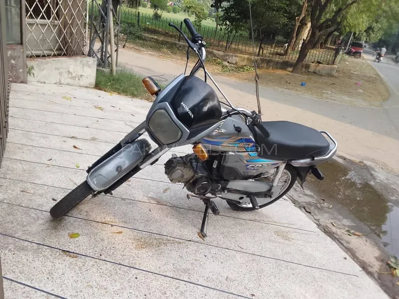 Honda CD 70 Dream 2022 for Sale Honda CD 70 Dream 2022 for Sale Image-3
