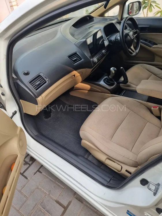 Honda Civic 2011 for Sale in Multan Honda Civic 2011 for Sale in Multan Image-8