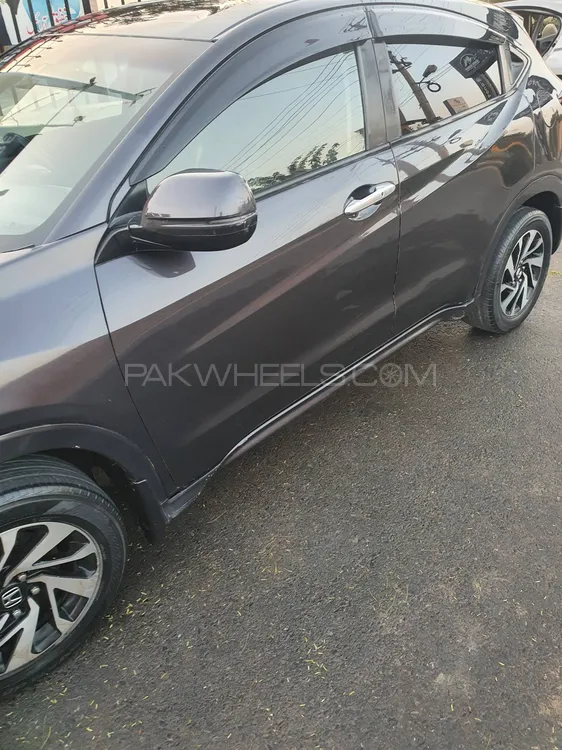 Honda Vezel 2014 for Sale in Multan Honda Vezel 2014 for Sale in Multan Image-2