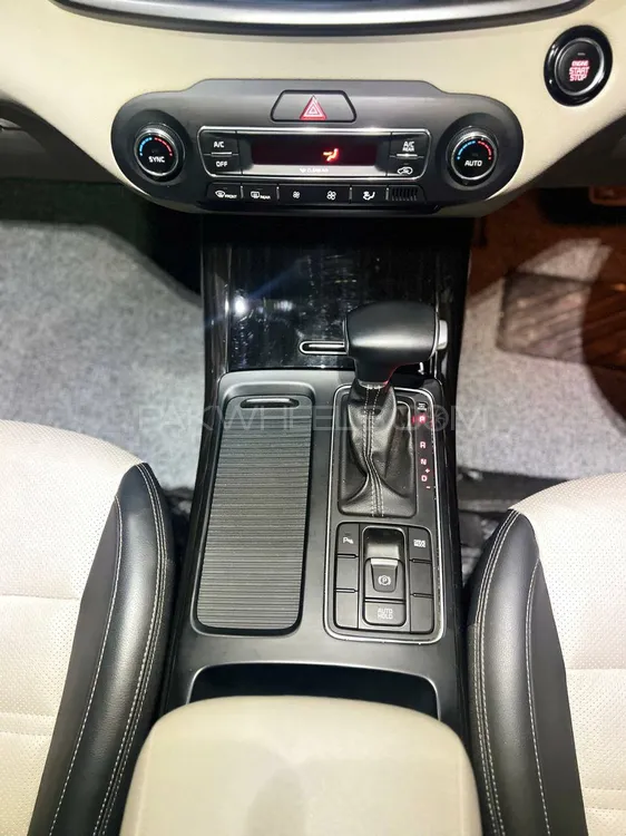 KIA Sorento 2022 for Sale in Lahore KIA Sorento 2022 for Sale in Lahore Image-4