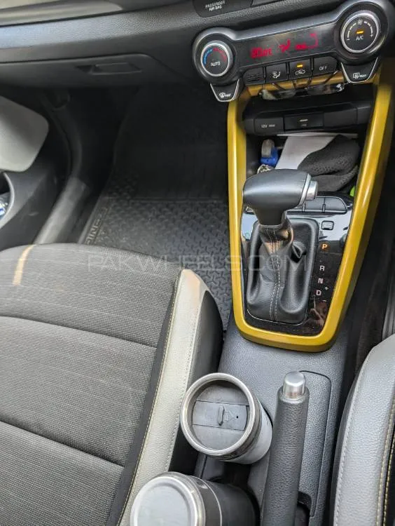 KIA Stonic 2022 for Sale in Lahore KIA Stonic 2022 for Sale in Lahore Image-19