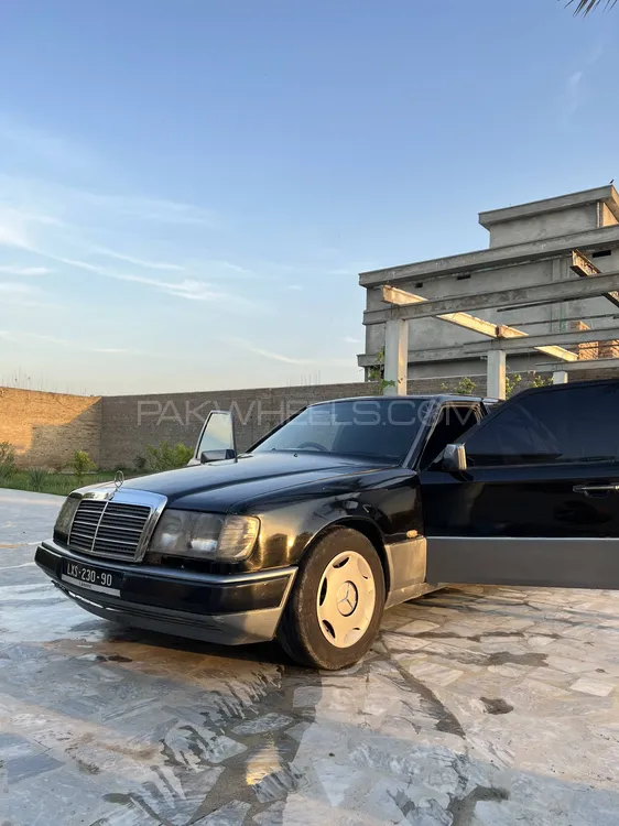 Mercedes Benz E Class 1990 for Sale in Peshawar Mercedes Benz E Class 1990 for Sale in Peshawar Image-11