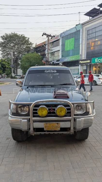 Mitsubishi Pajero 1995 for Sale in Lahore Mitsubishi Pajero 1995 for Sale in Lahore Image-2